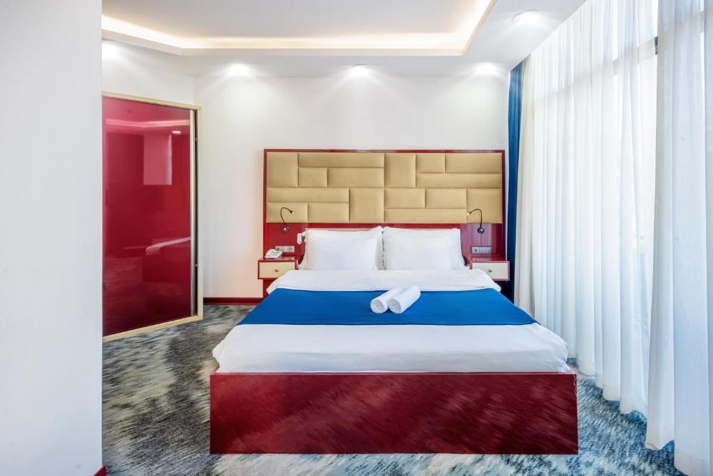 هتل دنیز تفلیس